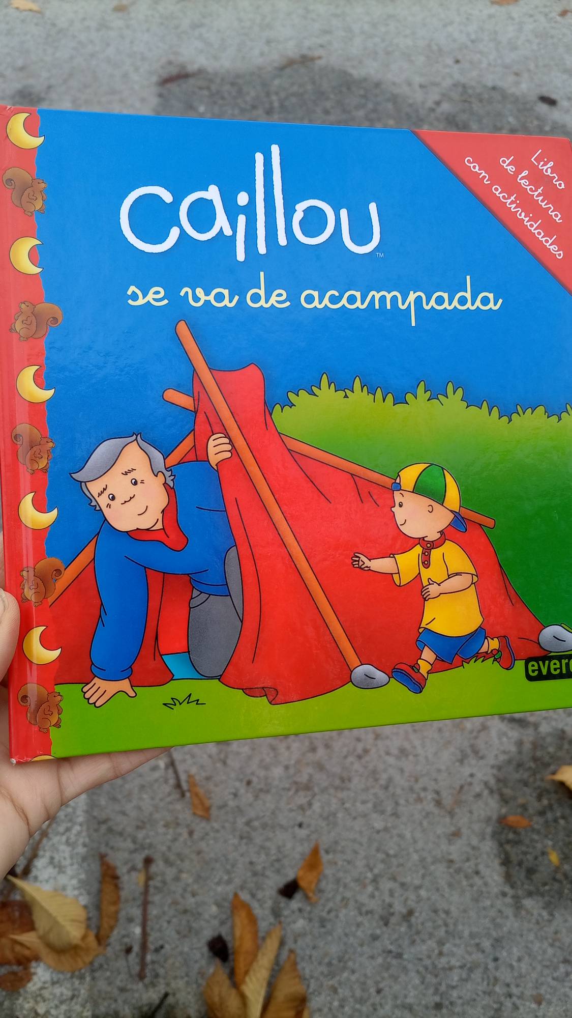 Libro Caillou se va de acampada