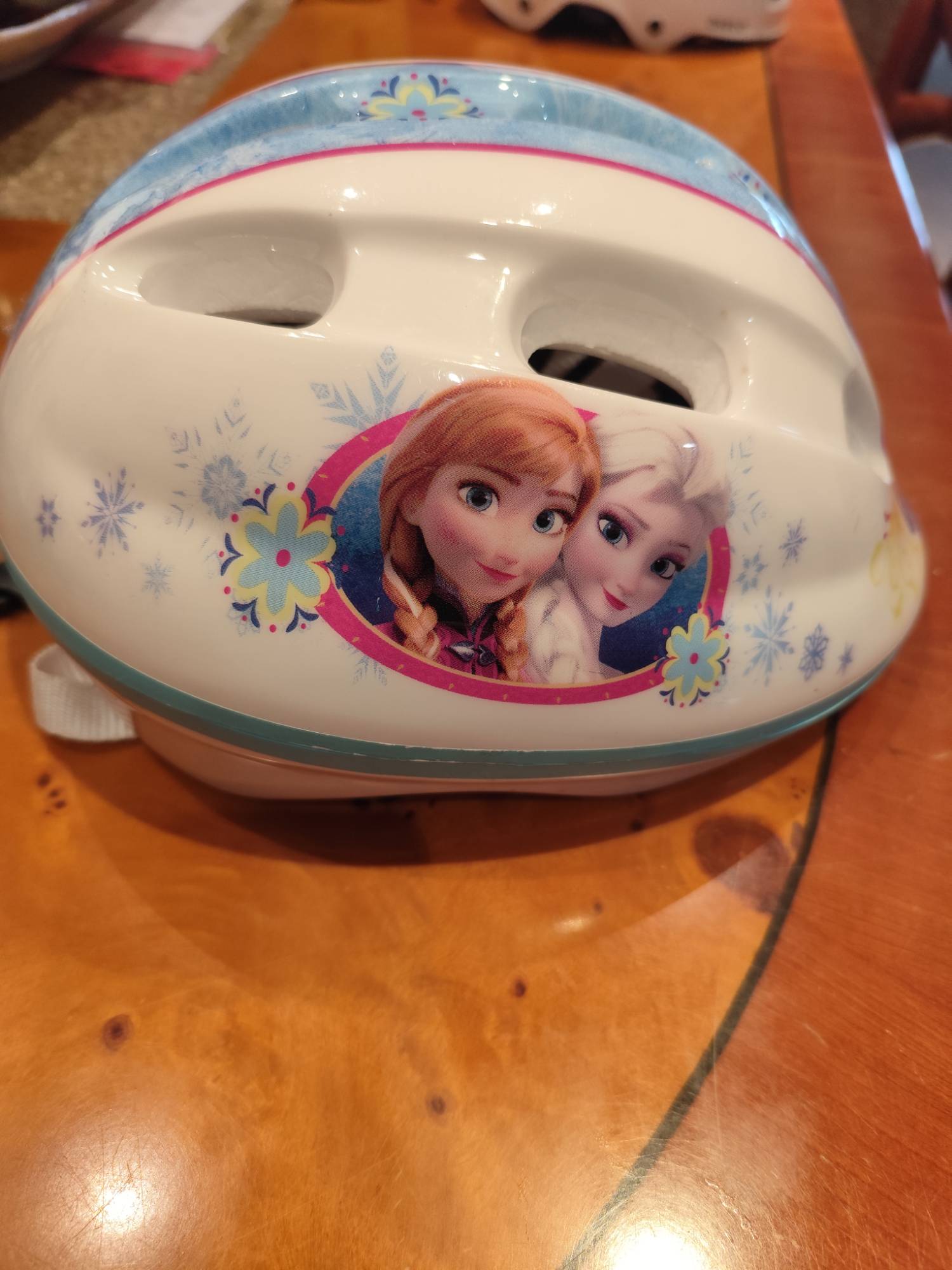 Casco Frozen